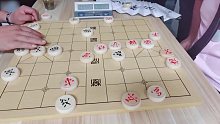 这个棋社厉害了，孙浩宇大师竟然一败涂地？象棋都送出几十副了