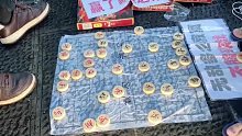 尴尬了，象棋大师乔装流浪棋摊被认出！孙浩宇：我是新手请多指教