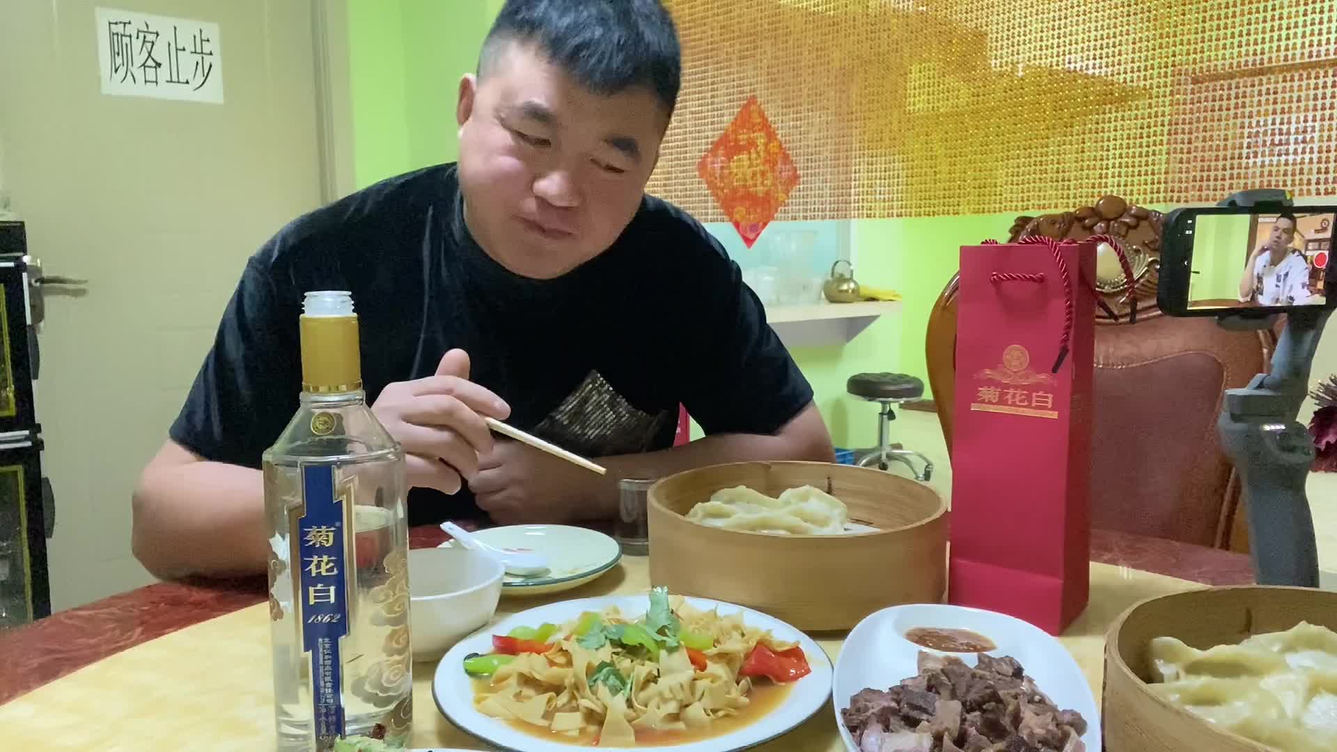 大连居然有这么正宗驴肉馆，一斤驴肉二斤板肠，阿谦吃得满嘴流油