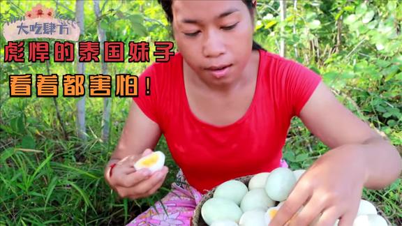 都知道泰国饮食文化是很出名，当我看到这烤鱼时，果然名不虚传啊