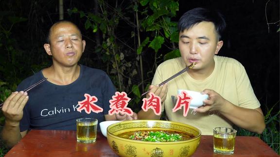 18买袋鸡爪做“泡椒凤爪”，酸辣爽口，哥俩骨头嚼碎直接吞