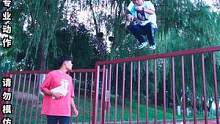 为体育委员搬回一局#超能学生 #逆世界迷惑行为 #跑酷 #迷惑行为大赏 #踩空气挑战