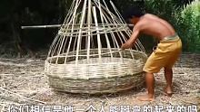 丛林生活：神操作，二溜子在荒郊野岭给自己做了一个鸟笼来住