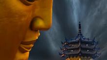 屹立在水中的塔和它旁边的佛像，这画面你看着像什么？ 