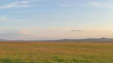 秋天的呼伦贝尓大草原日月同辉#治愈系风景 #草原风情 #醉美晚霞 #夕阳西下落日余晖