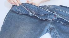 牛仔裤腰太大了，拆个小口缝松紧带，学会又多一项技能