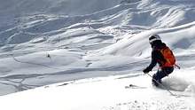 不期而遇的阳光大粉雪，小回转板都滑不动。。。瑞士滑雪 #滑雪 #粉雪  #旅游 #瑞士  #阿尔卑斯