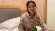 回到酒店海燕夫妻做总结，对于结果很知足，老公坦言要给海燕惊喜