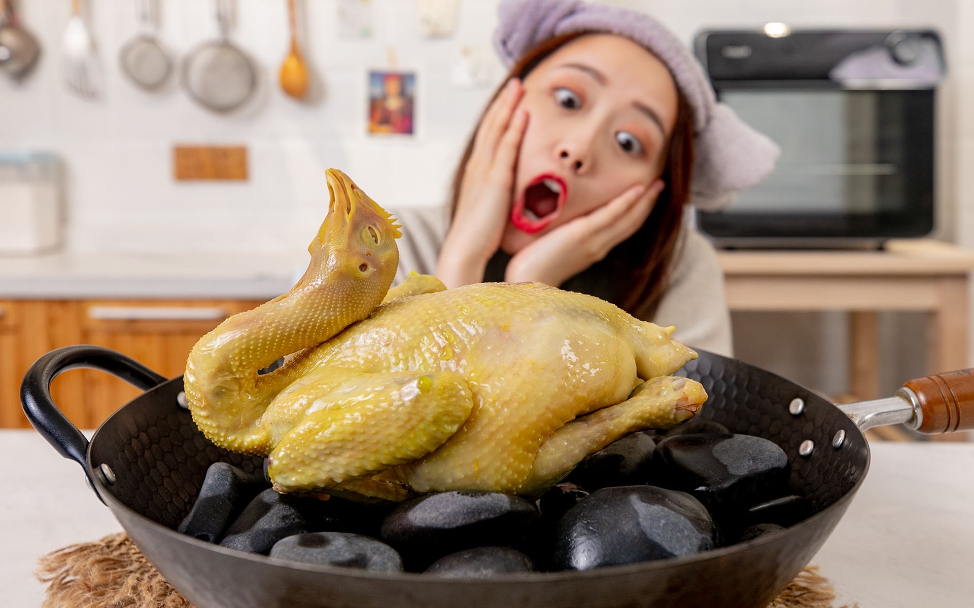 鸡：我未满3个月，你居然要带我去桑拿？！