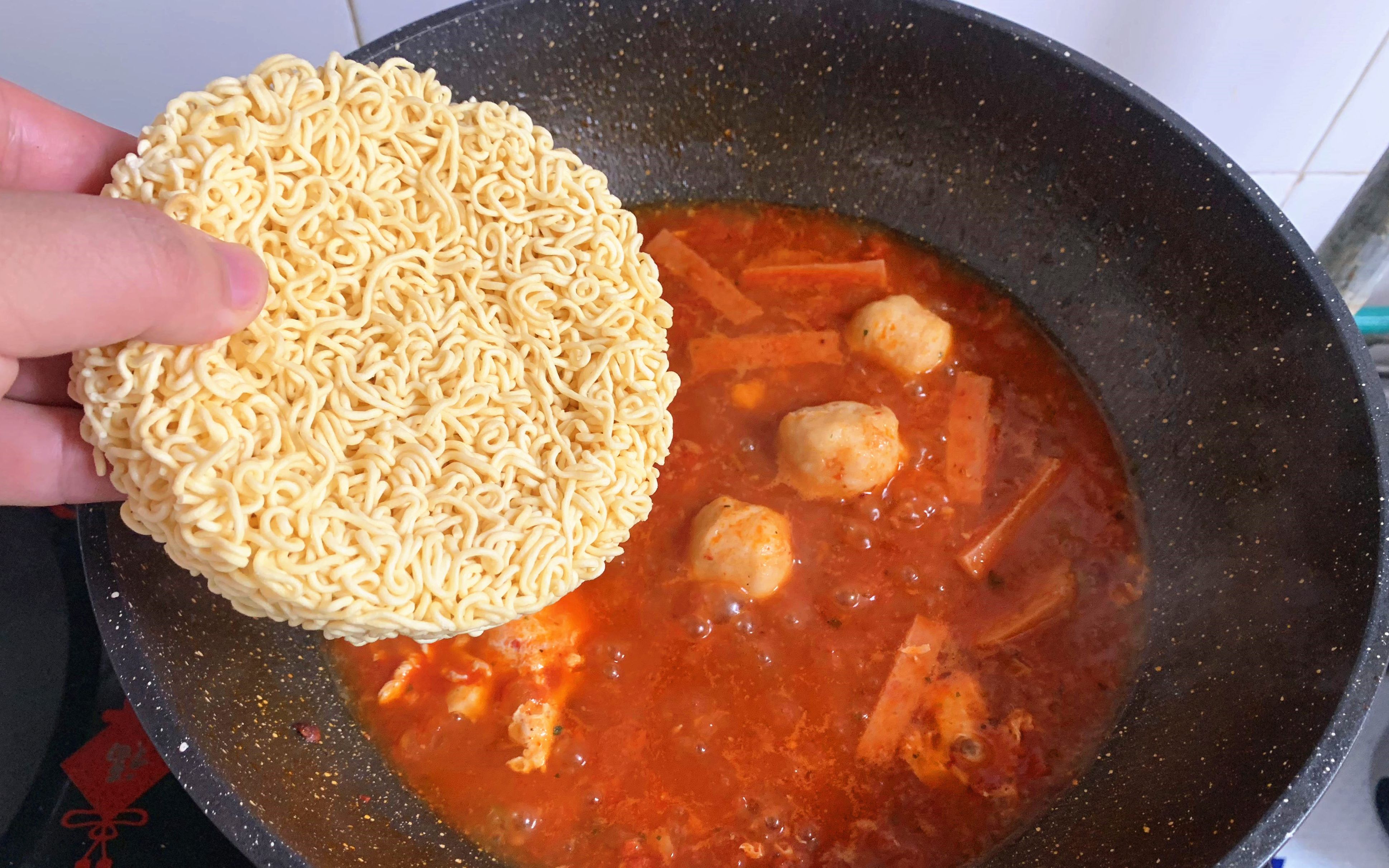 太值了！9块9还包邮的自热小火锅，竟然这么好吃，吃完真舒服！