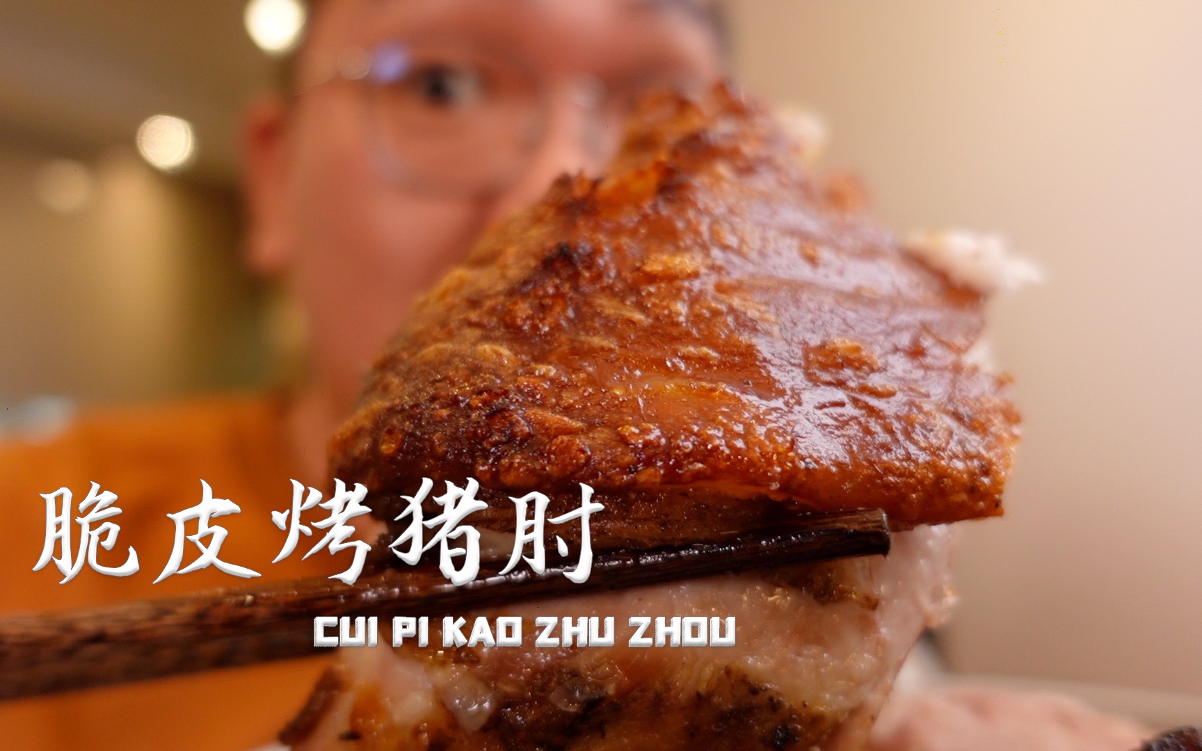 今天给老罗安排了泡菜饺子锅 里边还加了牛肉馅和芝士
