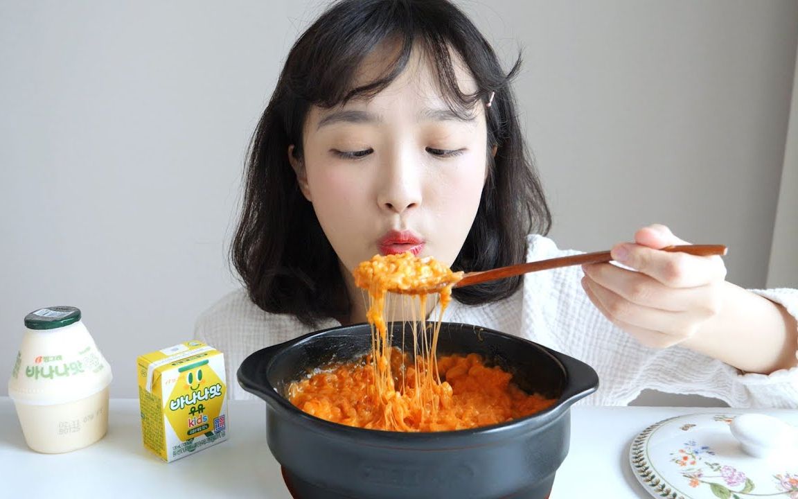 【Nado Official 中字】做热乎乎的芝士饭吃吧 _ 烫嘴也不能舍弃的火腿玉米芝士饭~~