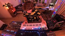 欧美宅男在家是如何玩音乐的？