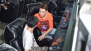 上網時不斷被美女認錯 差點給帥哥整崩潰#搞笑一刻#