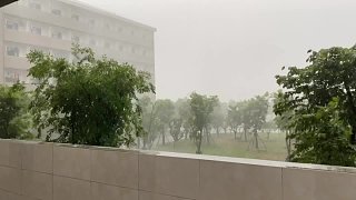 下暴雨