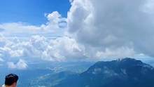 粤东沿海第一峰，惠州汕尾交界海丰莲花山好美，如果你心情不爽，就来这里置身蓝天白云之中，一定让你忘掉一