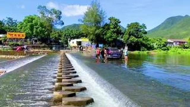 广东网红过水大坝,海丰洋公坝,已经到达丰水期,夏天来这里,一定能让你