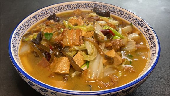 河南老式大锅菜,天冷就想来一锅热乎乎的大烩菜,小时候的味道