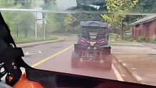 在石250：和台湾妹子欢乐utv，双双湿身！