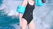 #海滩美女 #尾波冲浪 快来跟我一起冲浪