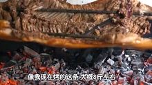 海南烤乳猪,小小路边摊卖了20多年,一天能卖十几只，赚大了！