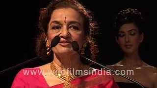 Asha Parekh in thick gold necklace gives award acc