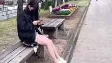 日本街访：街头偶遇一个名好看的JK小姐姐，看一下她的兴趣爱好。