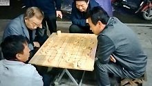 带你看巅峰杀手的实力，就算被街头棋王群殴，孙浩宇一人干趴他们
