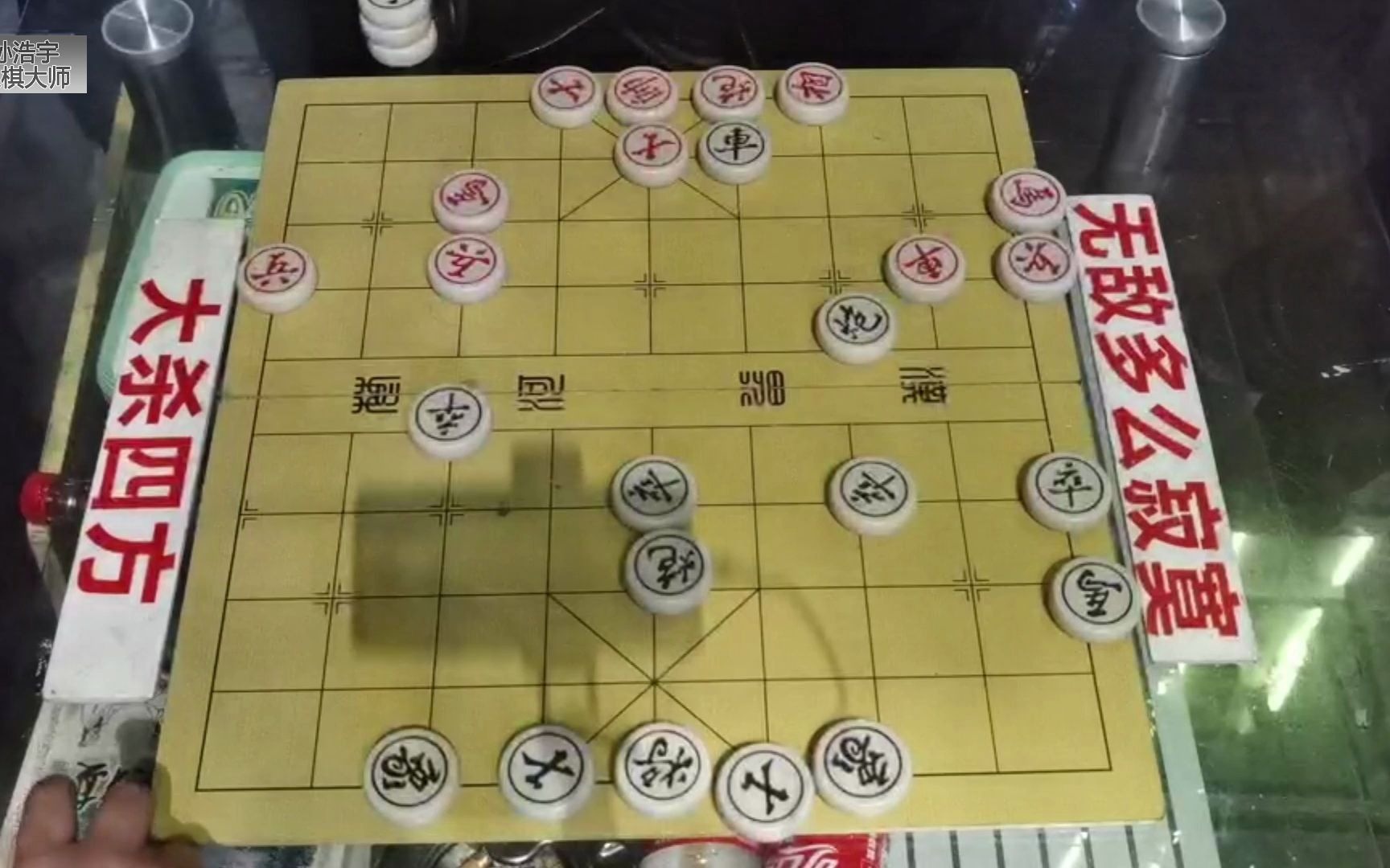 象棋大师有多恐怖?孙浩宇一人扫平几十人的棋摊,群殴都没用呀