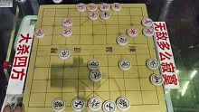 象棋大师有多恐怖？孙浩宇一人扫平几十人的棋摊，群殴都没用呀