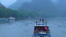 淋着雨冒着炸机的风险还是把醉美的烟雨漓江航拍给大家欣赏，希望大家喜欢！#风景 #旅行推荐官 #航拍 
