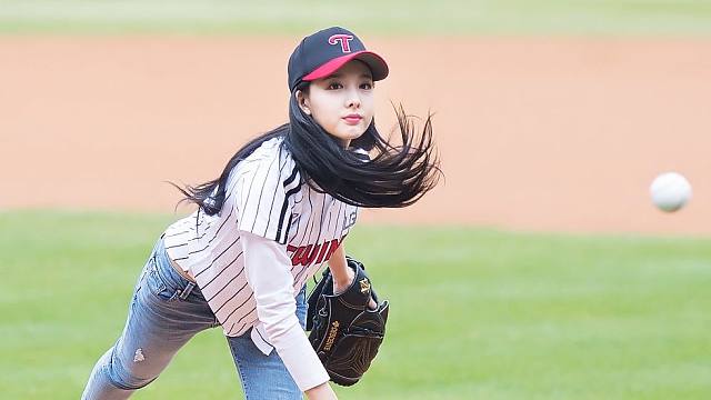 【林娜琏】lg开球饭拍合集 180401棒球比赛focus