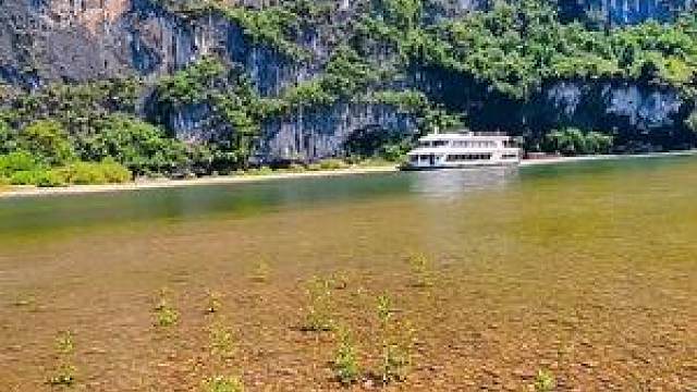 九马画山峡谷景区,传说中:谁能看出九匹马,谁就能高中状元!