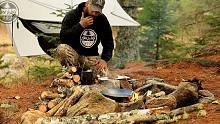 在加拿大偏远地区吊床露营，户外烹饪