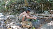 越南丛林原始生活生存-做一个植物叶果冻，荒野求生，野外生存