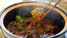 啃骨头吸骨髓，一锅红汤羊蝎子的温暖【野食小哥西游记】