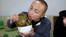 230买2只甲鱼1斤五花肉，大冬做“甲鱼红烧肉”，一口一块，真香