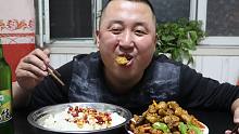 1斤猪肉，1盆饭，小伙做溜肉段，隔着屏幕都香，太过瘾了