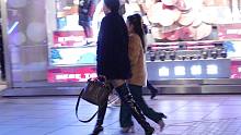 三里屯街拍，女生腿长的优势是什么，可能是能穿比别人腿更长的靴子