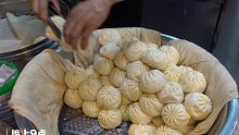 西安火了30年的“鬼包子”，牛肉大包全部1.5元，深夜照样大把人吃