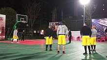 2021.11.26--“鹤城区第三届五溪中老年篮球赛”，溆浦人医（红）VS（黄）洪江市代表队