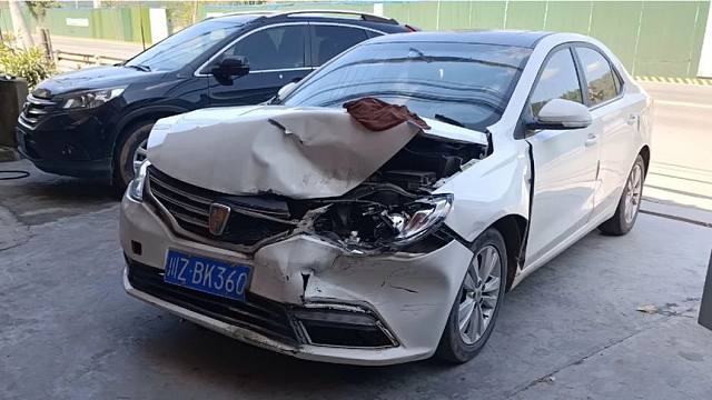 朋友的荣威撞车了,安全气囊居然没有爆,是怎么回事?