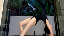 瑜伽小姐姐日常 #完美身材 #大长腿美女 #大长腿