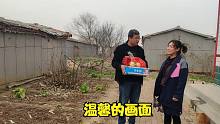 结婚3天，看小凯和孩子和谐温馨的画面，平平心里倍感欣慰，泪目