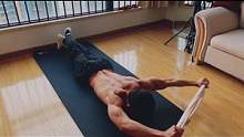无器械练全身2——背。#健身 #背部训练 #肌肉男 #健身教程