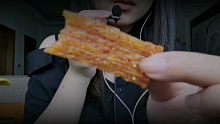 【助眠】辣条咀嚼音 滋啦滋啦~