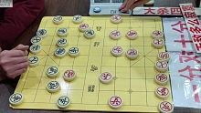 孙浩宇在天下第一棋馆碰钉子以后，才发现：高手在民间果然在理