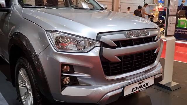 2021 五十铃 d-max 双排 mt 4x4 皮卡