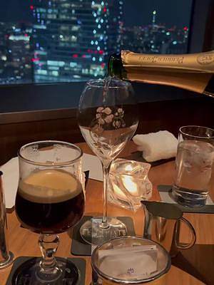东京的夜景总是让人心醉#城市的夜晚 #在日本 #夜太美 来杯咖啡吧