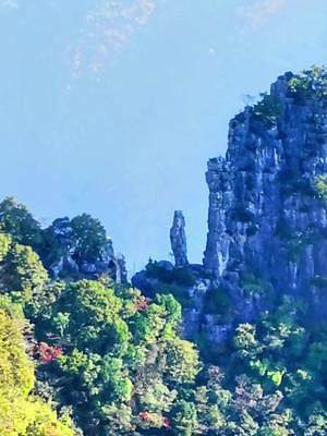 长江上最多情的一块石头，但是许多人只闻其名，到了跟前却不一定识得她#徒步长江三峡 #巫山神女峰 #神